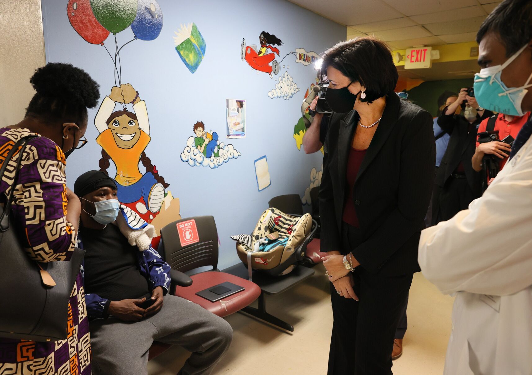 CDC Director Walensky visits ӣƵ